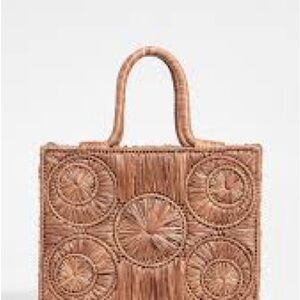 Elegant Tan SOPHIE ANDERSON Woven Tote Bag NWT!